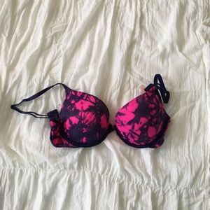 Victoria’s Secret PINK push-up bra